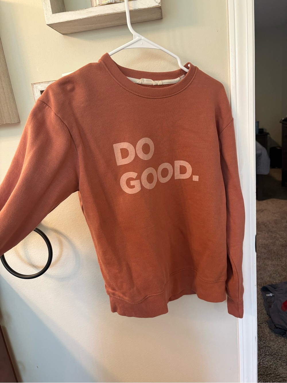 Cotopaxi women’s sweatshirt